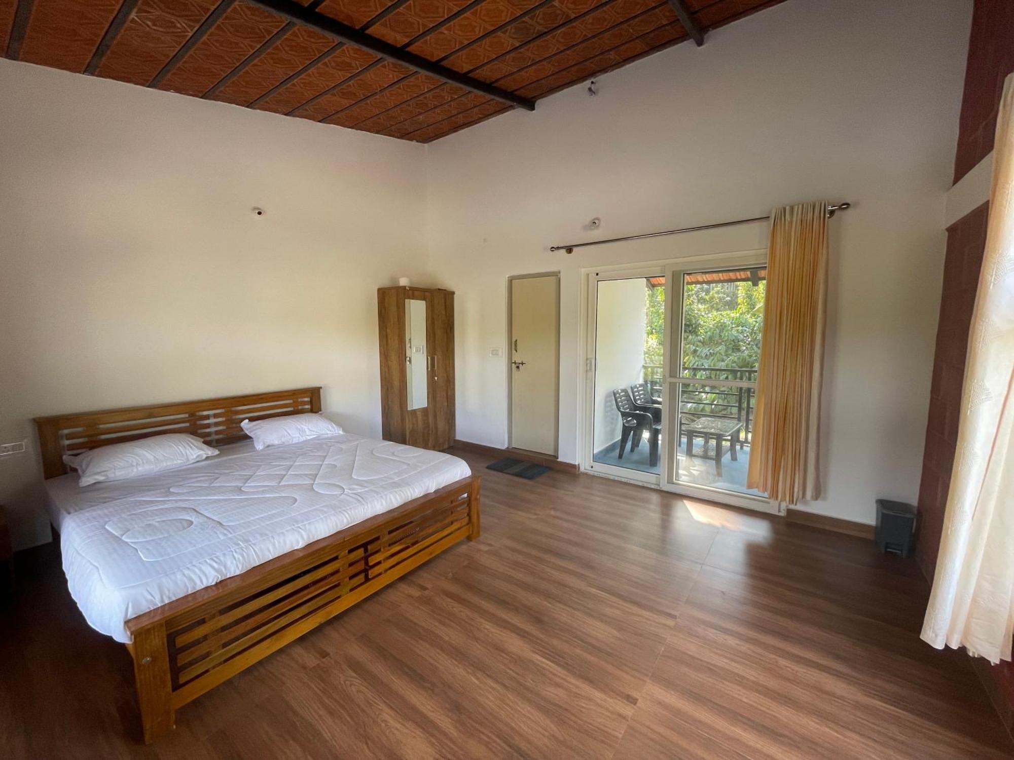 Lake Ripples - Farmstay & Camping Ponnampet Exterior foto